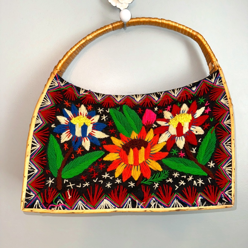 Vintage 1960's Rattan Embroidered Bohemian Beach Travel Tote Bag - Picture 2 of 8